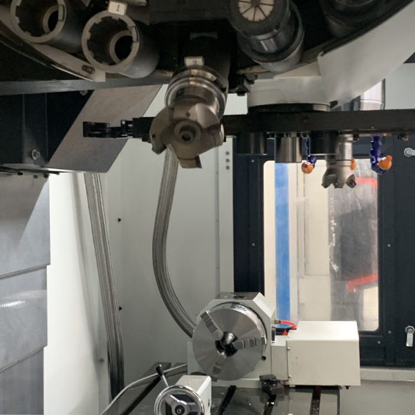 CNC Milling machine change tools